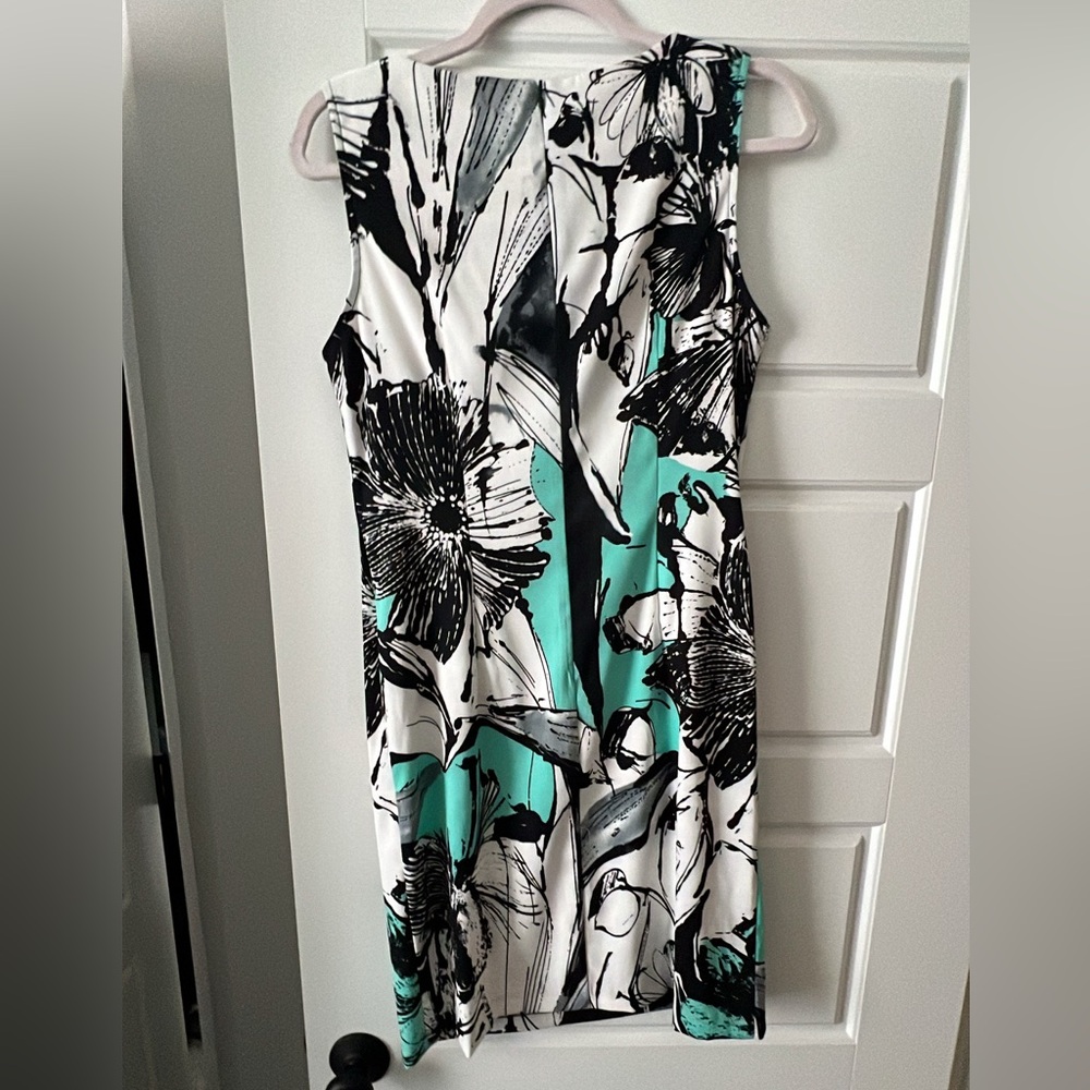 Floral Print Sleeveless Dress - Black, White, and Green